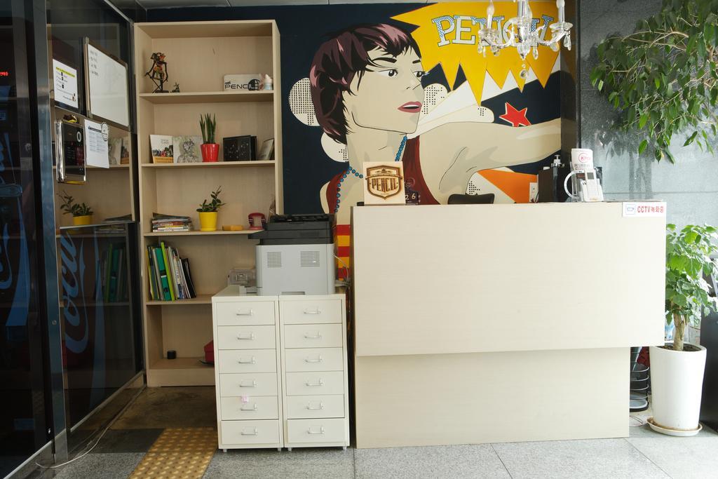 Hongdae Pencil Guesthouse Сеул Экстерьер фото