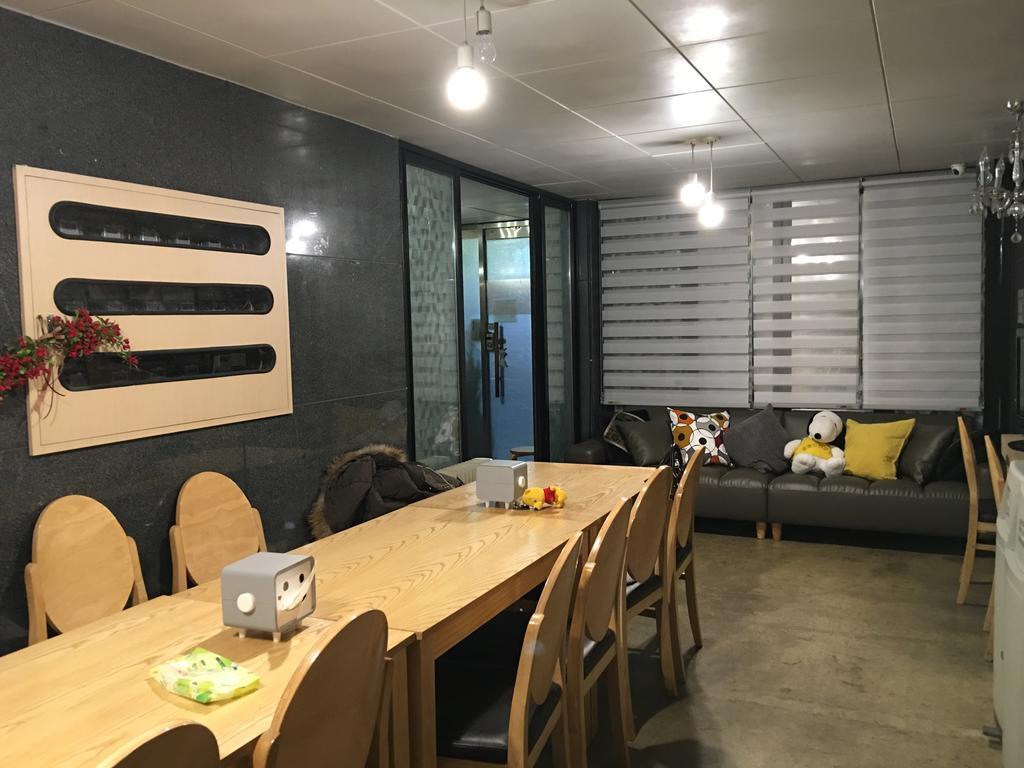 Hongdae Pencil Guesthouse Сеул Экстерьер фото