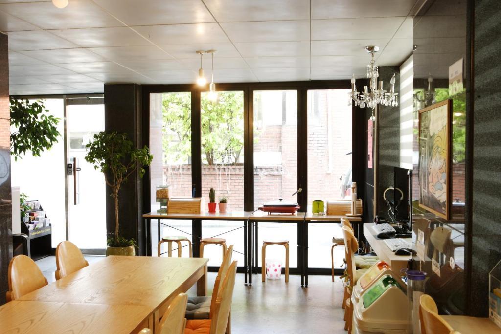 Hongdae Pencil Guesthouse Сеул Экстерьер фото