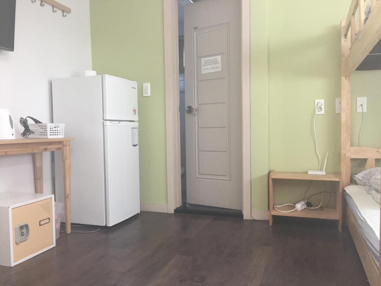 Hongdae Pencil Guesthouse Сеул Экстерьер фото
