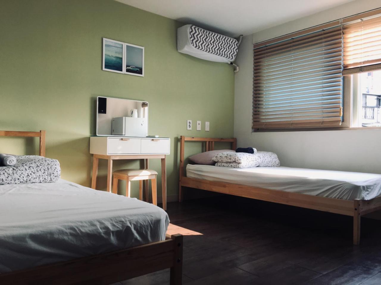 Hongdae Pencil Guesthouse Сеул Экстерьер фото