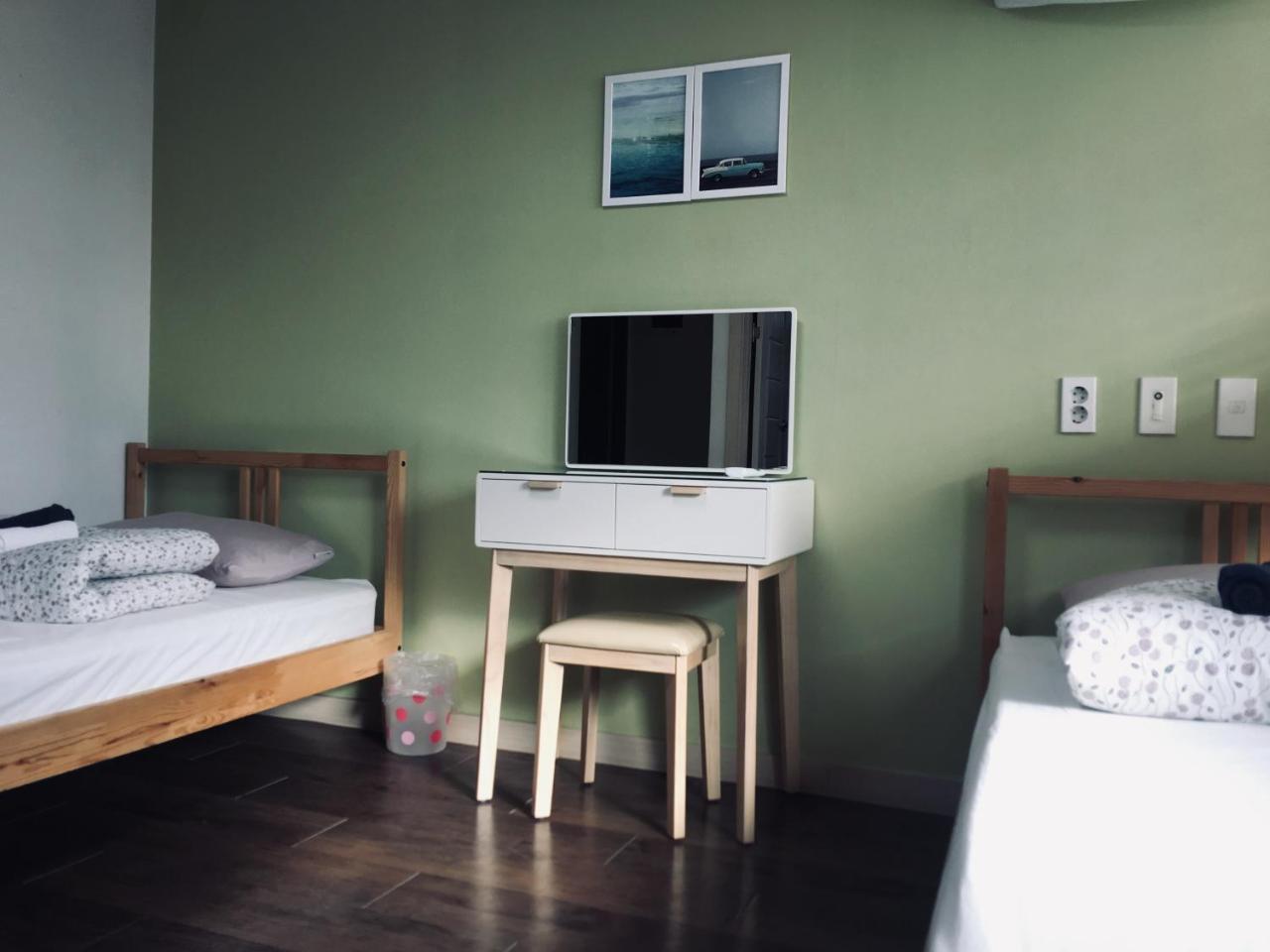 Hongdae Pencil Guesthouse Сеул Экстерьер фото