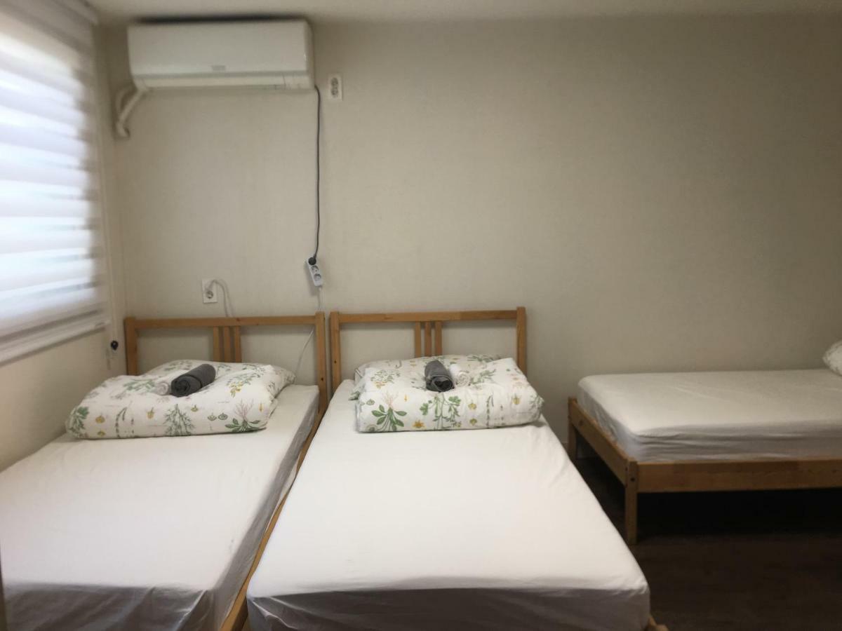 Hongdae Pencil Guesthouse Сеул Экстерьер фото