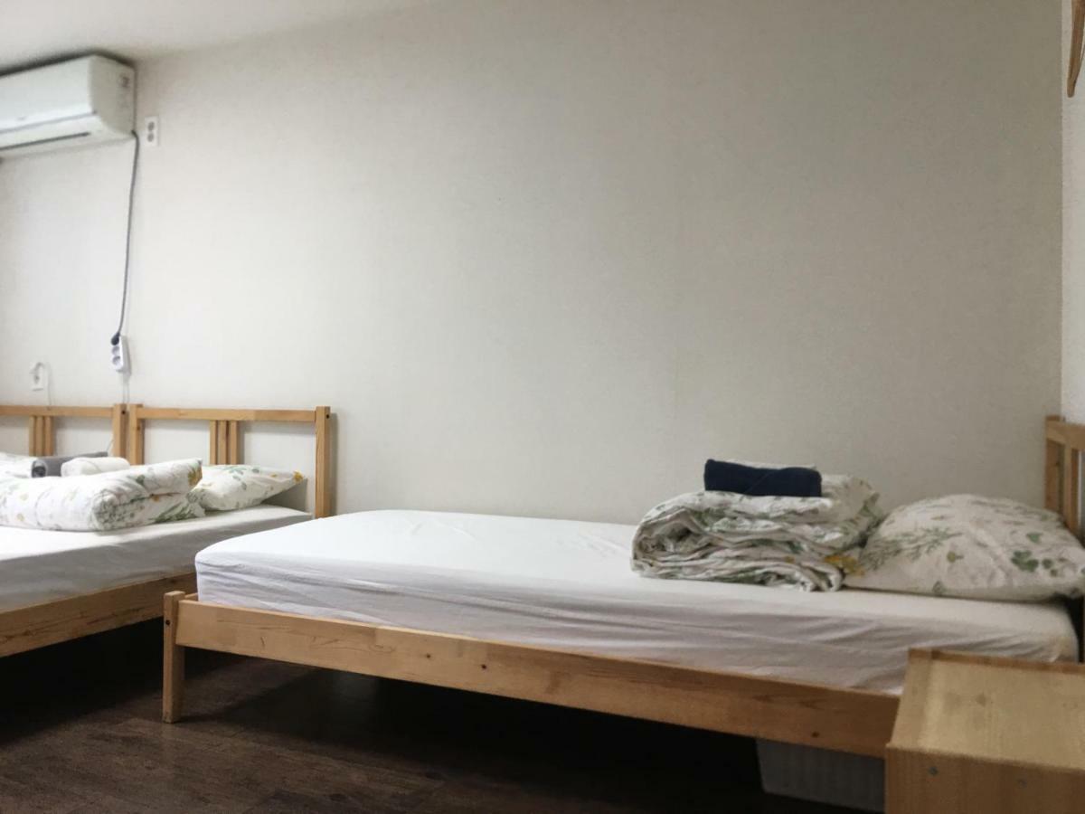 Hongdae Pencil Guesthouse Сеул Экстерьер фото